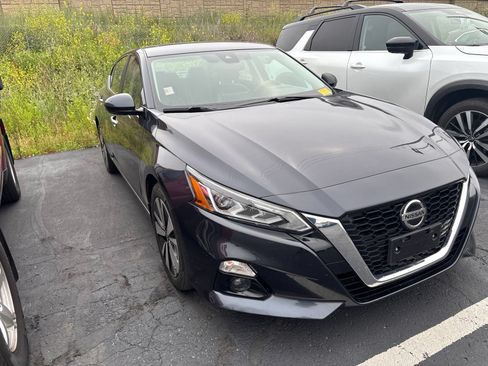 Used 2019 Nissan Altima 2.5 SL FWD image 1