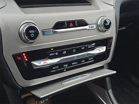 Certified 2024 Ford Explorer XLT image 24