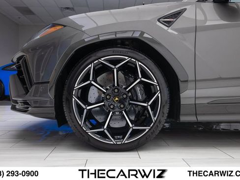 Used 2023 Lamborghini Urus Performante AWD/4WD image 12