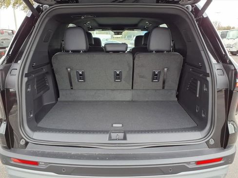 New 2026 Chevrolet Traverse LT image 12