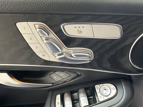 Used 2018 Mercedes-Benz GLC 300 4MATIC image 9