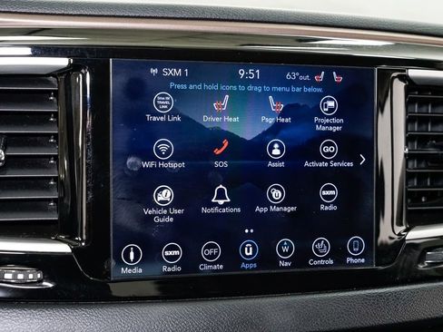 Used 2018 Chrysler Pacifica Touring-L image 15