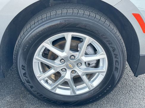 Used 2023 Chevrolet Equinox LT w/ LPO, Floor Liner Package image 9