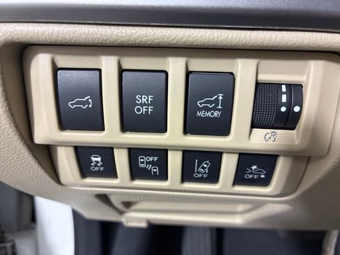 Used 2016 Subaru Outback 3.6R Limited image 23