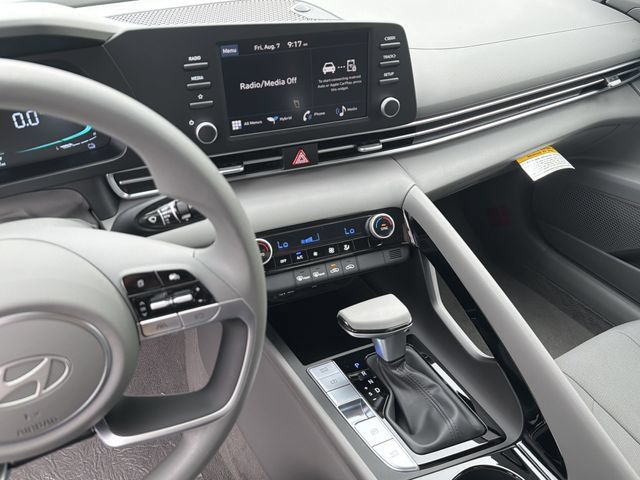 New 2026 Hyundai Elantra Hybrid FWD image 28
