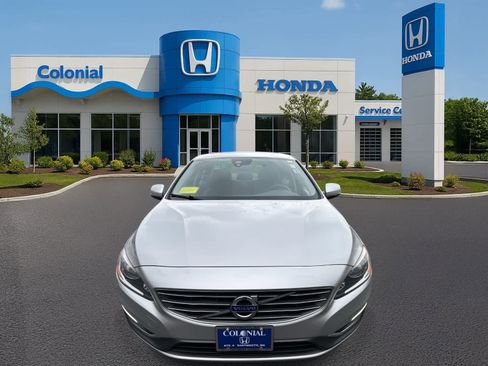 Used 2017 Volvo S60 T5 Inscription w/ Convenience Package image 10