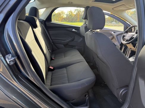Used 2015 Ford Focus SE image 12