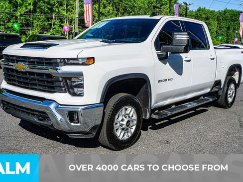 Used 2025 Chevrolet Silverado 2500 LT w/ Convenience Package AWD/4WD image 3