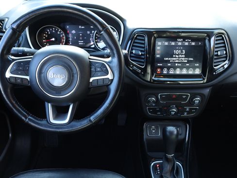Used 2020 Jeep Compass Limited image 12