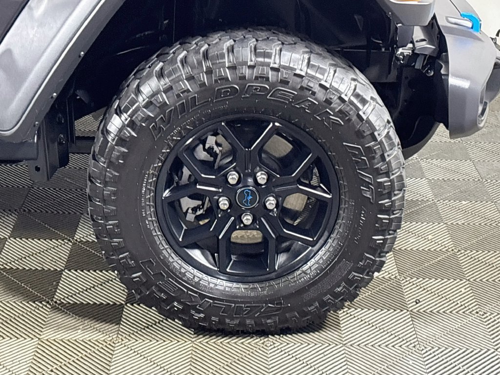 Used 2024 Jeep Wrangler Unlimited AWD/4WD image 23