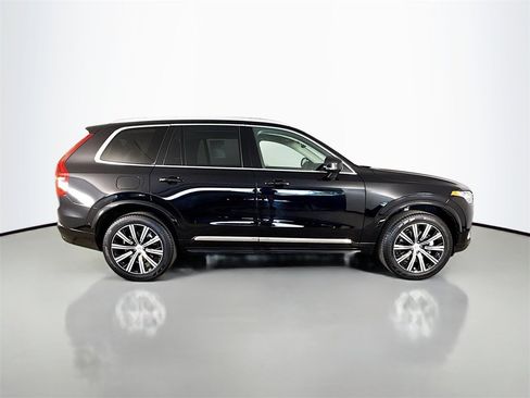 Certified 2025 Volvo XC90 B6 Plus image 8