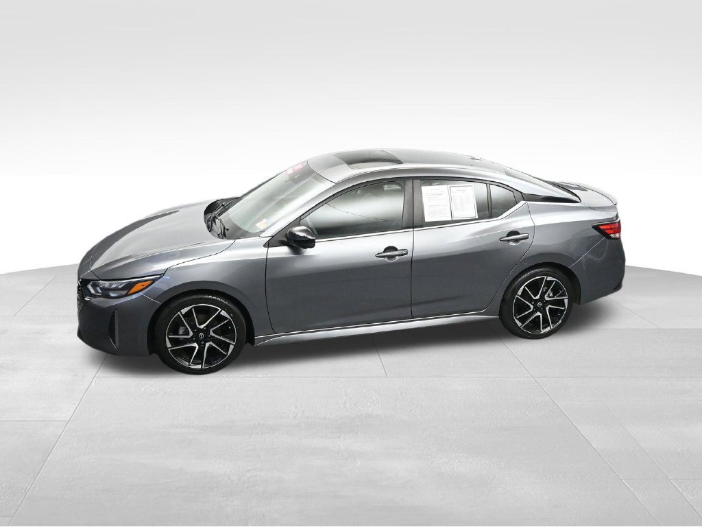 Used 2024 Nissan Sentra SR w/ SR Premium Package FWD image 32