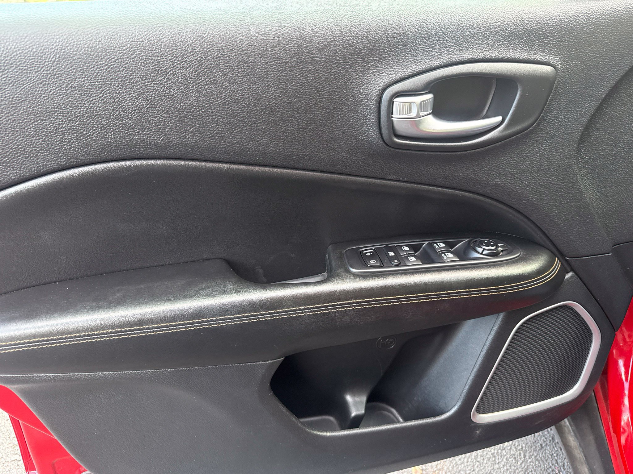 Used 2019 Jeep Compass Limited AWD/4WD image 10