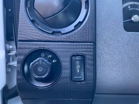 Used 2014 Ford F550 4x4 Regular Cab Super Duty image 26