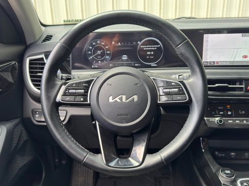 Used 2024 Kia Seltos S AWD/4WD image 18