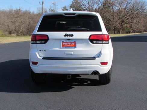 Used 2020 Jeep Grand Cherokee Altitude image 6