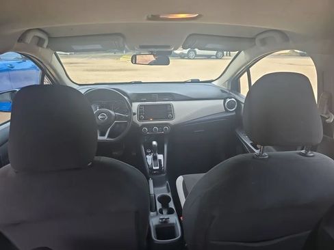 Used 2021 Nissan Versa SV FWD image 9