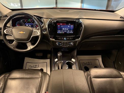 Used 2020 Chevrolet Traverse LT w/ LT Premium Package image 9