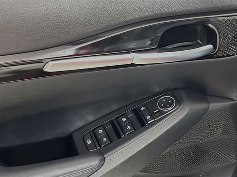 Used 2023 Kia Seltos S w/ Navigation Package FWD image 17