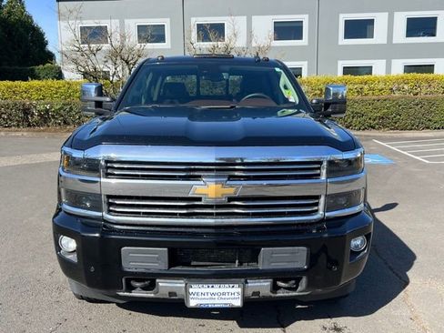 Used 2015 Chevrolet Silverado 2500 High Country w/ Duramax Plus Package image 2