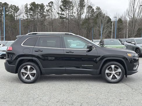 Used 2019 Jeep Cherokee Limited image 28