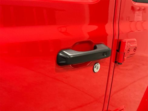 Used 2022 Jeep Wrangler Unlimited Sahara w/ Cold Weather Group image 13