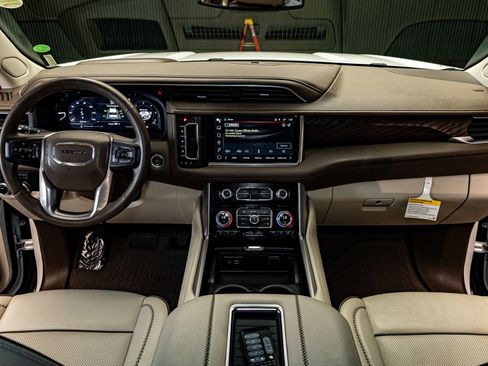 Used 2024 GMC Yukon XL Denali image 18