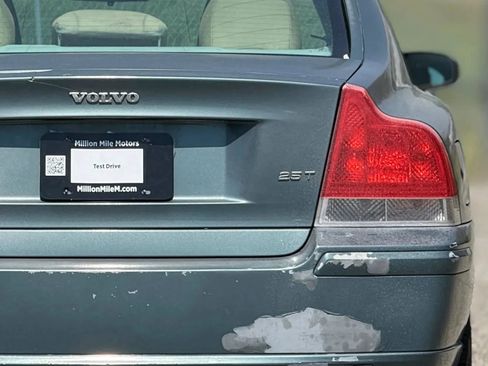 Used 2005 Volvo S60 2.5T FWD image 14