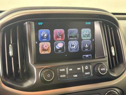 Used 2017 Chevrolet Colorado Z71 AWD/4WD image 19