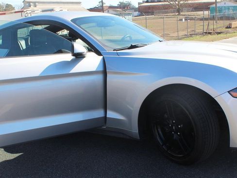 Used 2019 Ford Mustang Premium image 9