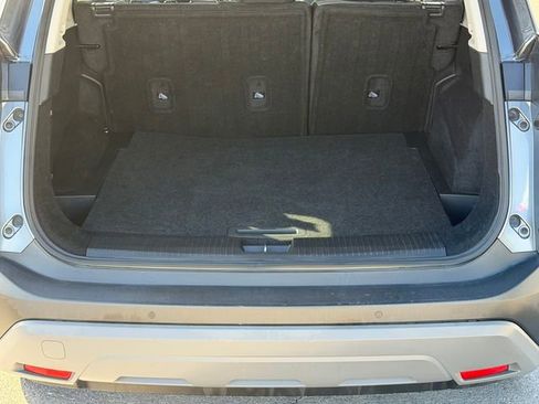 Certified 2023 Nissan Rogue SV FWD image 4