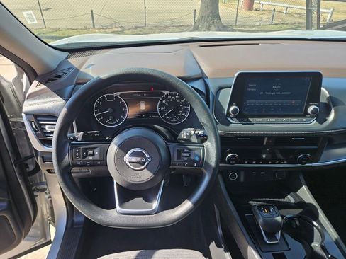 Used 2023 Nissan Rogue SV image 17