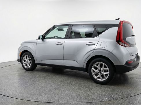 Used 2025 Kia Soul LX w/ LX Technology Package image 6