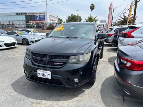Used 2018 Dodge Journey SXT w/ Connectivity Group FWD image 10
