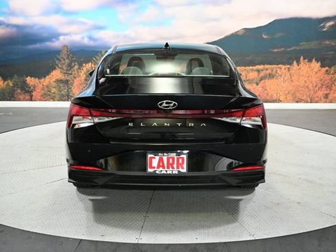 Used 2022 Hyundai Elantra SEL w/ Convenience Package FWD image 6