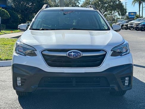 Used 2020 Subaru Outback Premium image 2