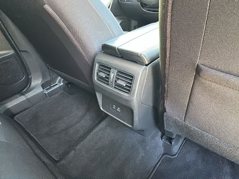 Used 2023 Nissan Rogue SV AWD/4WD image 24