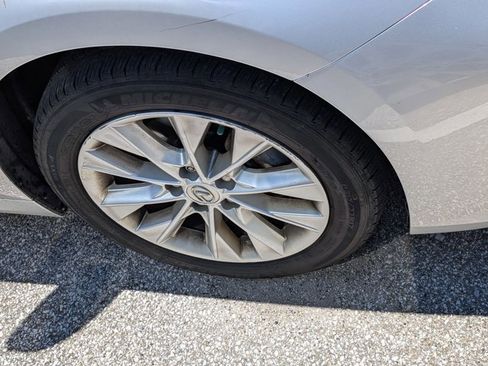 Used 2015 Lexus ES 300h w/ Navigation System Package FWD image 4
