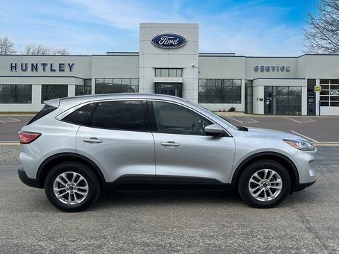 Used 2020 Ford Escape SE image 5