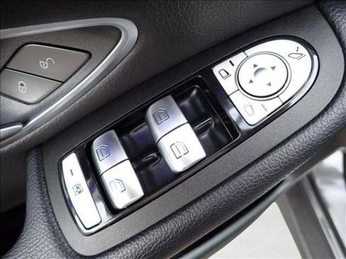 Used 2021 Mercedes-Benz GLC 300 4MATIC image 12