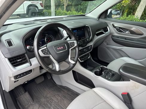 Used 2022 GMC Terrain SLT w/ Tech Package FWD image 6