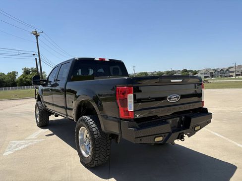 Used 2019 Ford F250 Lariat w/ Lariat Value Package AWD/4WD image 3