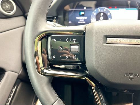 Used 2025 Land Rover Range Rover Evoque S image 11