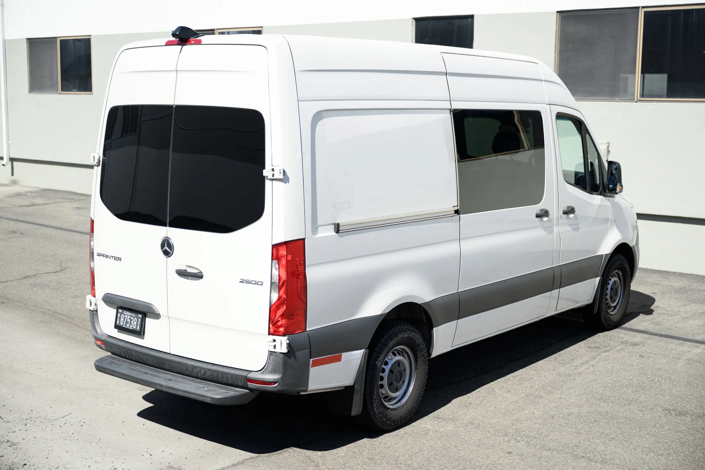 Used 2021 Mercedes-Benz Sprinter 2500 image 18