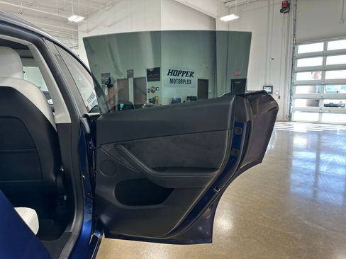 Used 2023 Tesla Model Y Performance image 35
