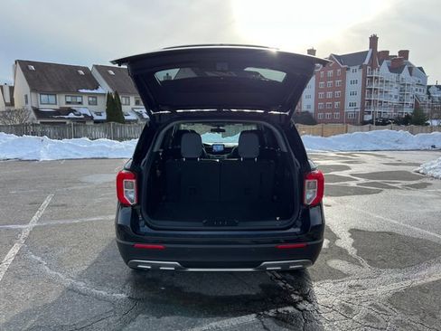 Certified 2022 Ford Explorer XLT w/ Equipment Group 202A image 27