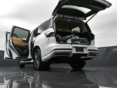 New 2026 INFINITI QX80 Luxe image 40