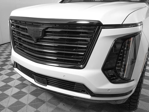 Used 2026 Cadillac Escalade Platinum Luxury w/ LPO, Floor Liner Package AWD/4WD image 33