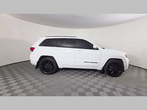 Used 2019 Jeep Grand Cherokee Altitude RWD image 35