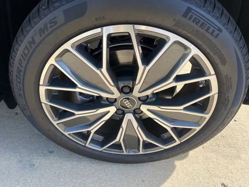 New 2025 Audi Q5 Premium Plus image 11